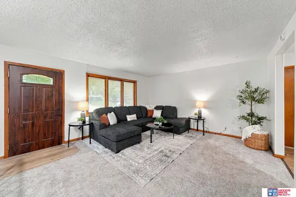 420 Oregon Trail, Lincoln, NE 68521