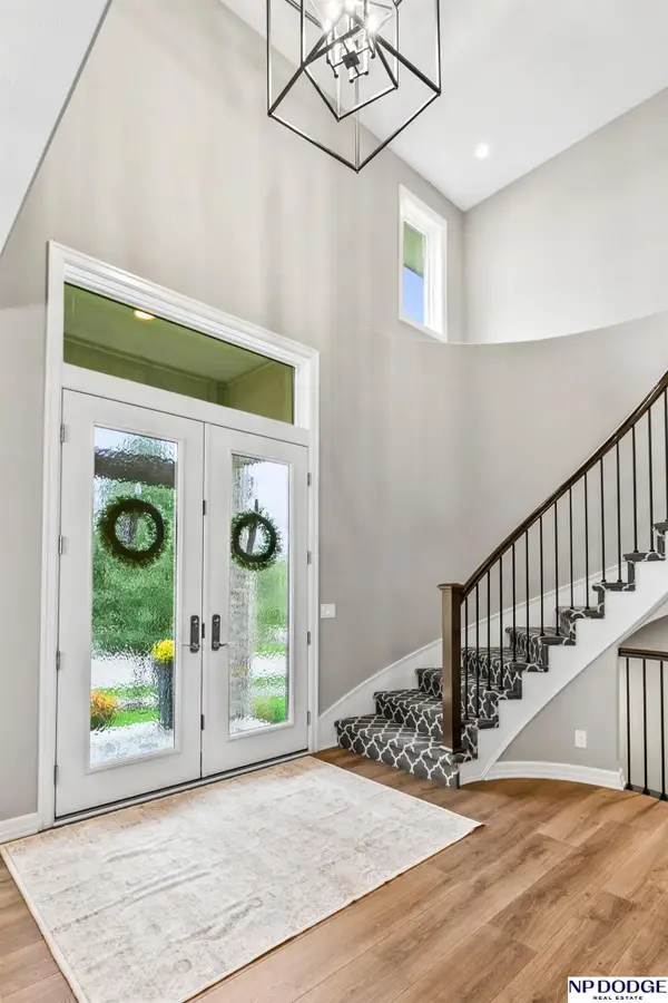 2318 S 219 Street, Elkhorn, NE 68022