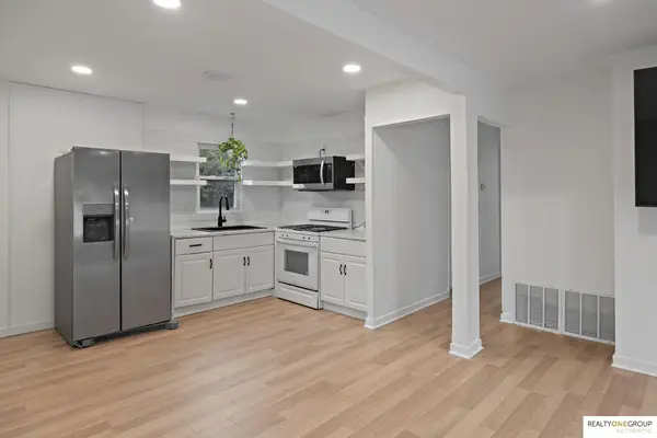 7515 Joseph Avenue, La Vista, NE 68128