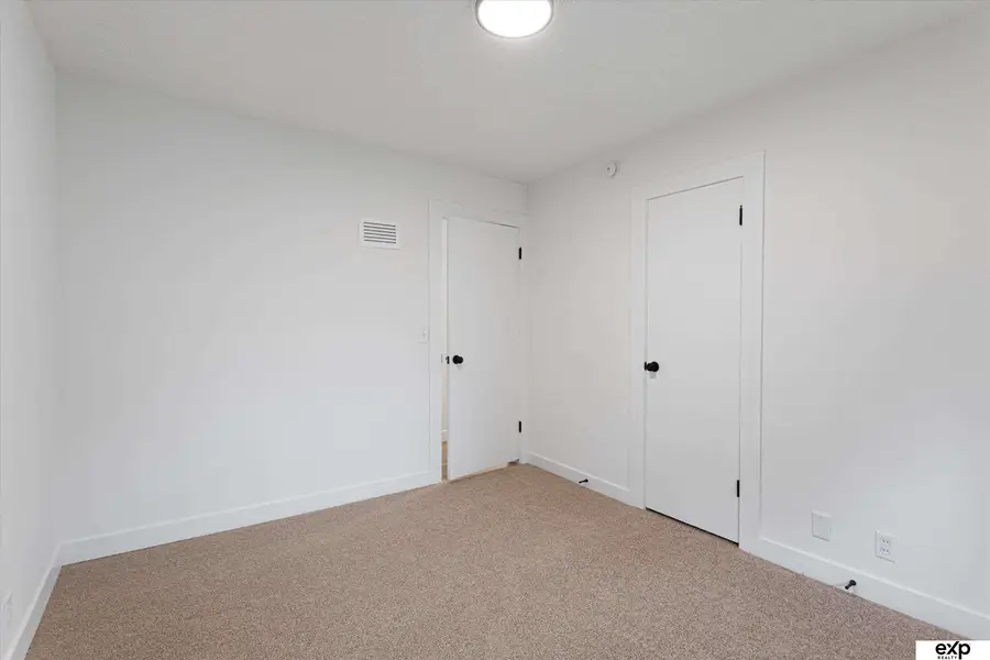 2521 S 43rd Street, Omaha, NE 68105 - #2