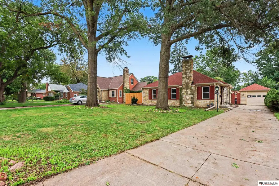 4117 Washington Street, Lincoln, NE 68506 - #2