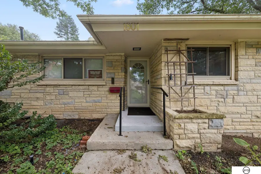 1801 Kings Highway, Lincoln, NE 68502 - #3
