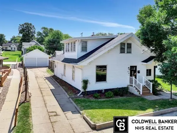 714 N Iowa Avenue, York, NE 68467