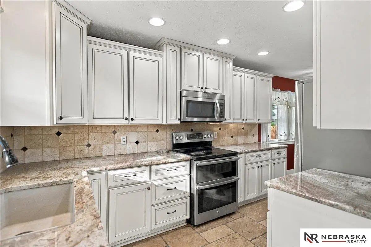 1009 S Madison Street, Papillion, NE 68046 - #1