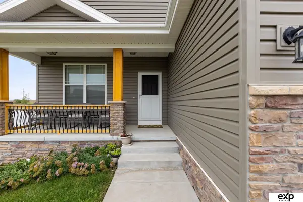 11455 Glenn Street, Papillion, NE 68046