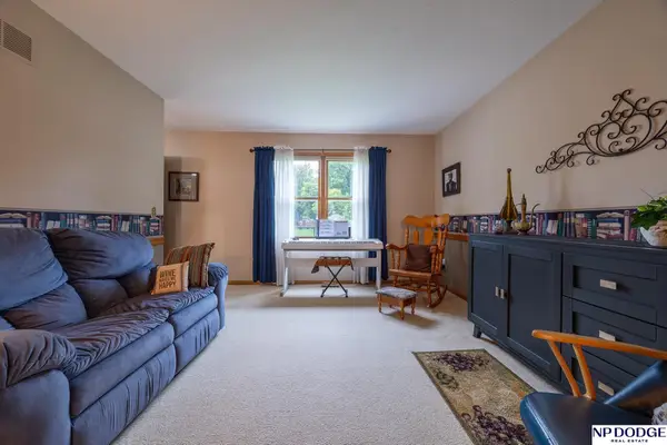 6840 Stephanie Lane, Lincoln, NE 68516