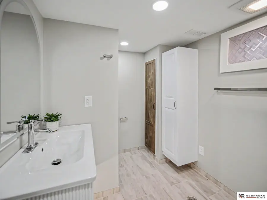 2810 S 11th Street, Lincoln, NE 68502 - #3