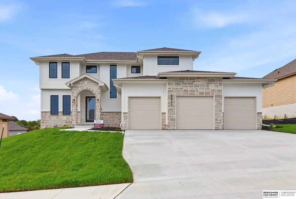 9911 Cimarron Street, Papillion, NE 68046 - #1
