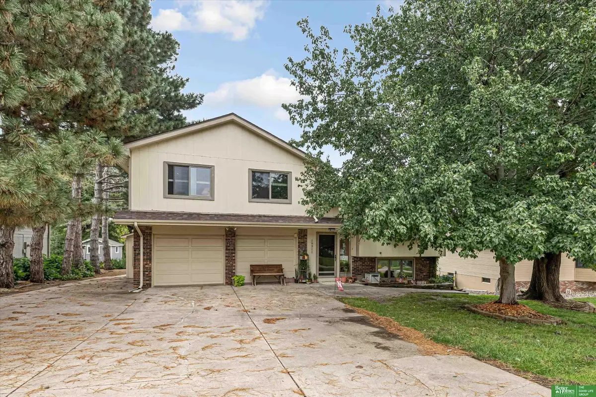 19311 Spyglass Court, Plattsmouth, NE 68048 - #1