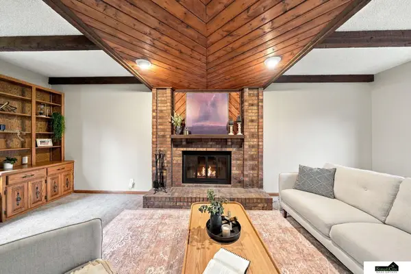 3749 S 78th Street, Lincoln, NE 68506