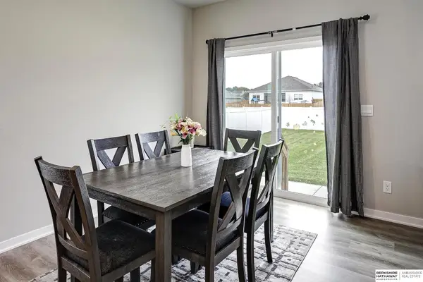 6303 Clear Creek Street, Papillion, NE 68157