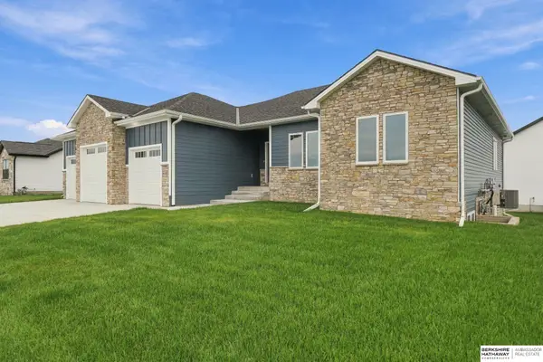 9520 Delano Drive, Lincoln, NE 68516