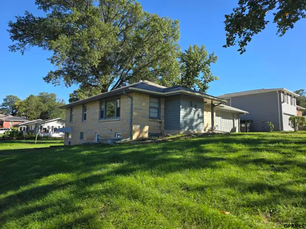 3208 S 46th Street, Lincoln, NE 68506