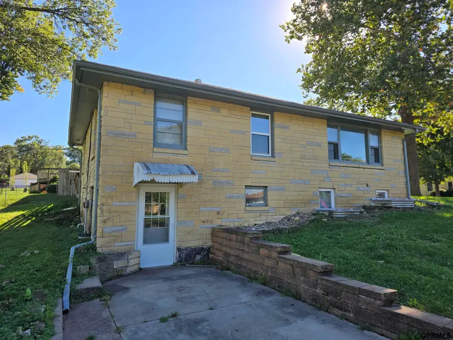 3208 S 46th Street, Lincoln, NE 68506 - #3