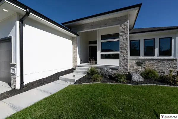 19008 Sycamore Drive, Gretna, NE 68028
