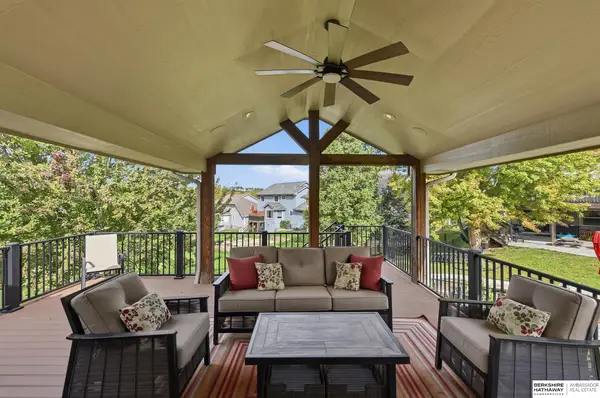 10020 Gary Street, La Vista, NE 68128