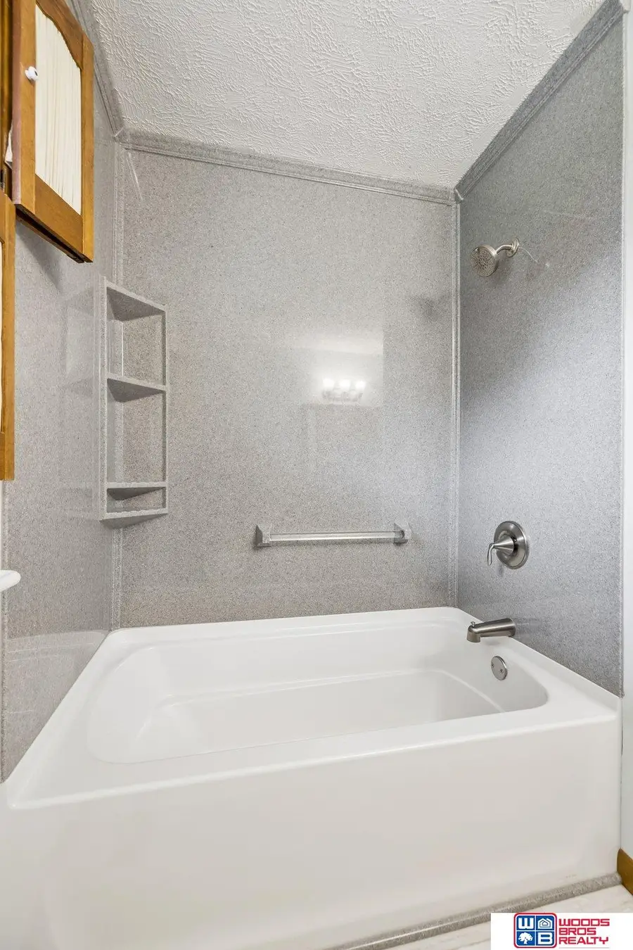 1605 E Lawn Plaza Drive, York, NE 68467 - #2