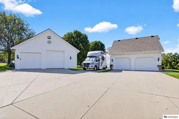 21707 Cimarron Road, Elkhorn, NE 68022