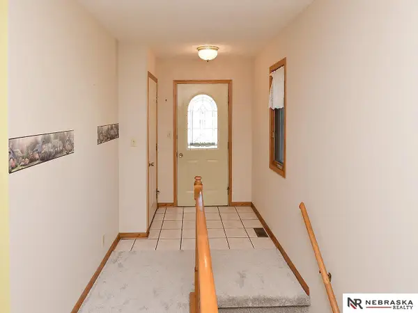 7825 Stonewall Court, Lincoln, NE 68506