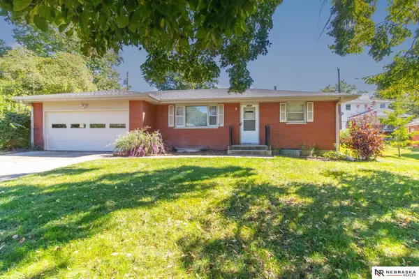 4044 S 37th Street, Lincoln, NE 68506