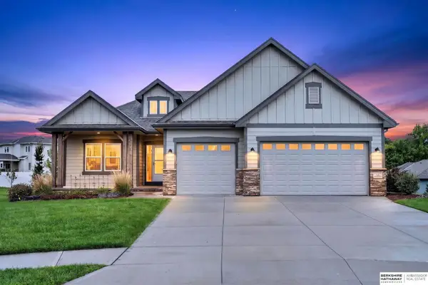 15 Butternut Circle, Council Bluffs, IA 51503