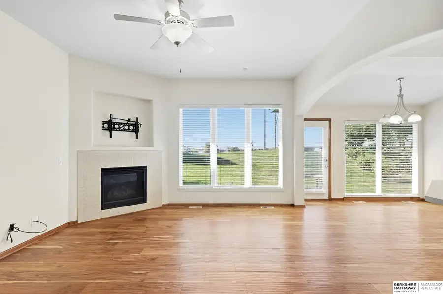 1006 N 185th Street, Elkhorn, NE 68022 - #3