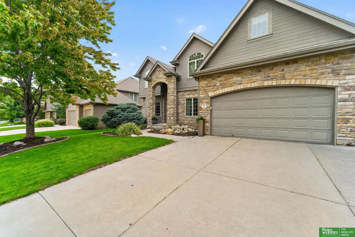 713 S 197 Street, Omaha, NE 68022 - #1