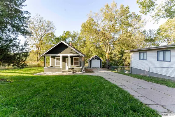 3138 Weber Circle, Omaha, NE 68112