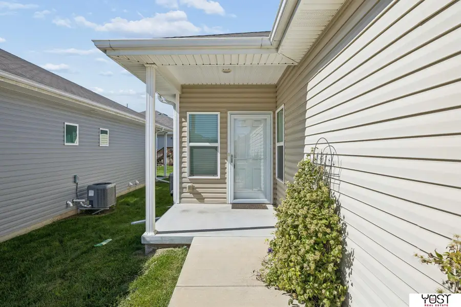 2871 Wagon Drive, Lincoln, NE 68507 - #2