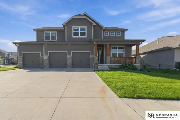 20503 Howe Street, Elkhorn, NE 68022