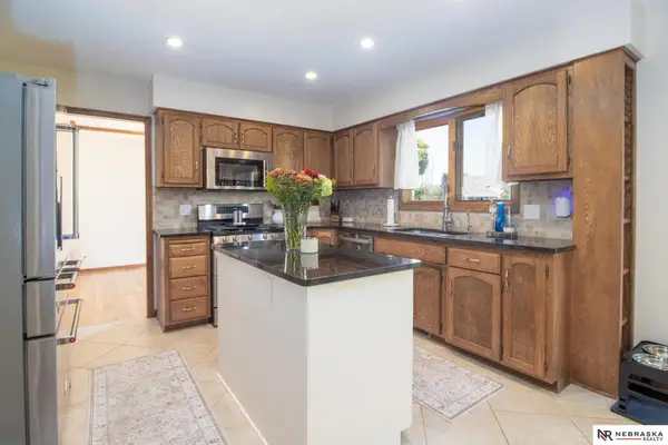 15722 Rolling Ridge Road, Omaha, NE 68135