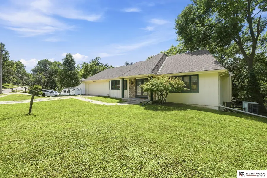 304 Bellevue Boulevard, Bellevue, NE 68005 - #2