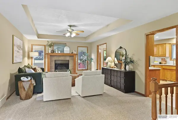 7129 Plum Dale Road, La Vista, NE 68128