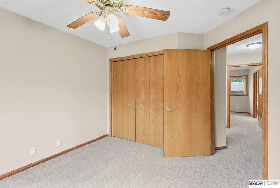 7129 Plum Dale Road, La Vista, NE 68128 - #2
