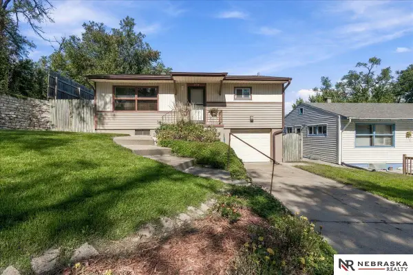 3934 Laurel Avenue, Omaha, NE 68111