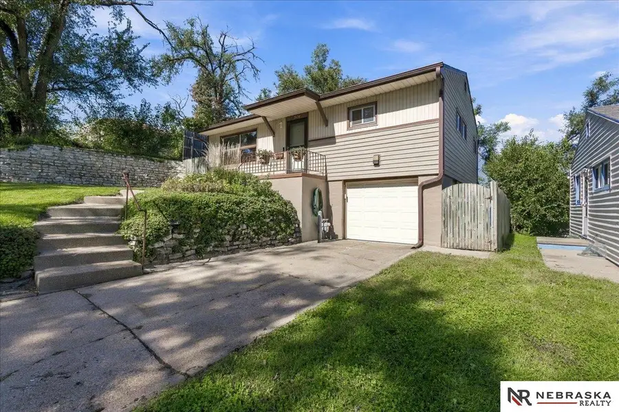 3934 Laurel Avenue, Omaha, NE 68111 - #2