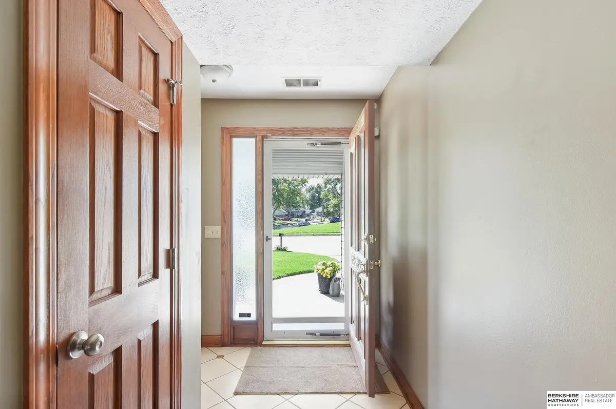 10632 M Street, Omaha, NE 68127 - #1