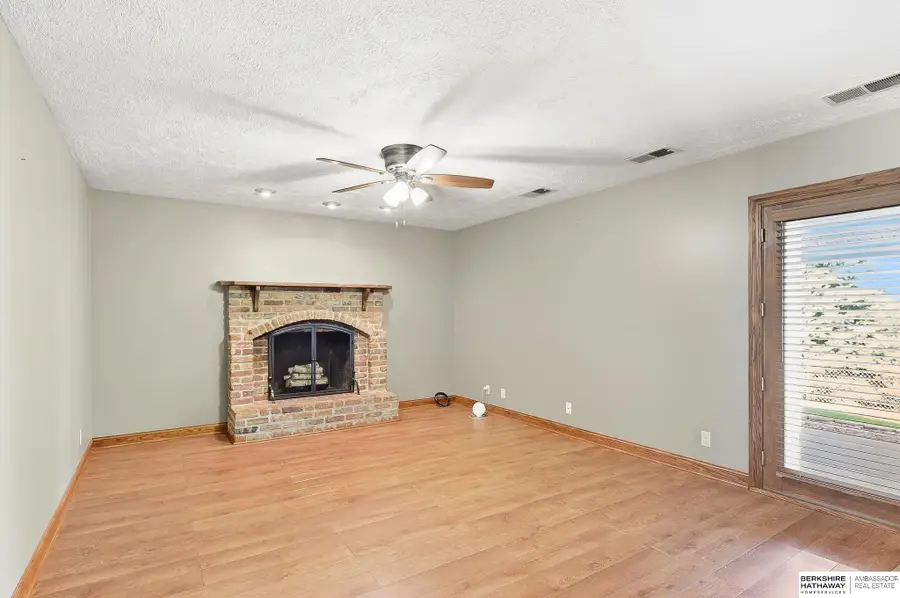 10632 M Street, Omaha, NE 68127 - #3