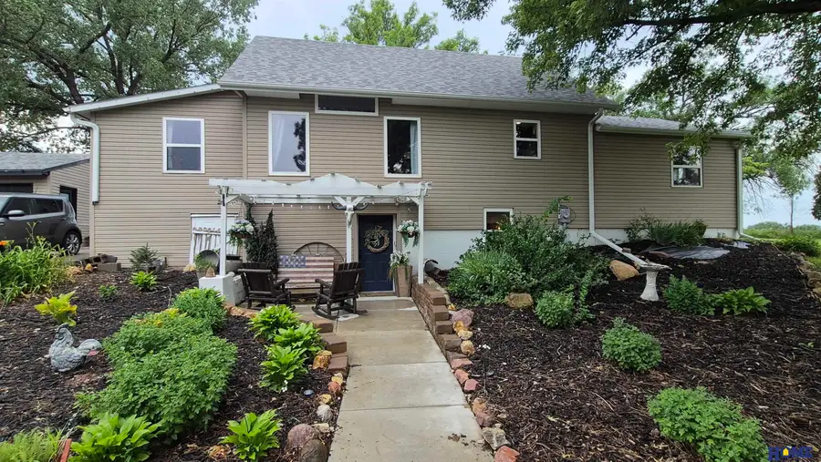 4201 W Holdrege Street, Lincoln, NE 68528 - #2
