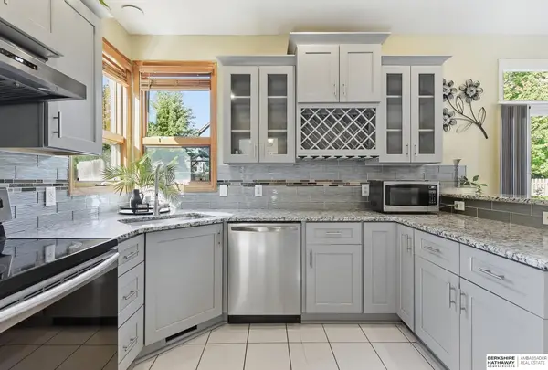 2602 Fairview Street, Bellevue, NE 68147