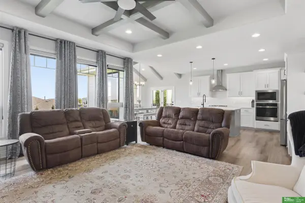 12619 S 78th Avenue, Papillion, NE 68046