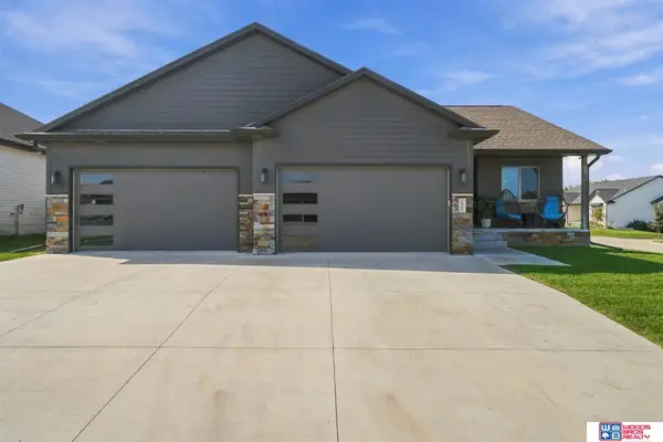 1045 N 107th Street, Lincoln, NE 68527