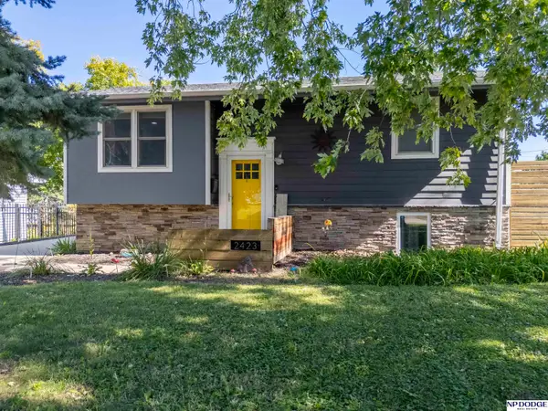 2423 S 123rd Street, Omaha, NE 68144