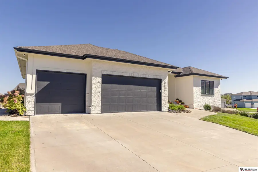 10203 S 105th Avenue, Papillion, NE 68046 - #2