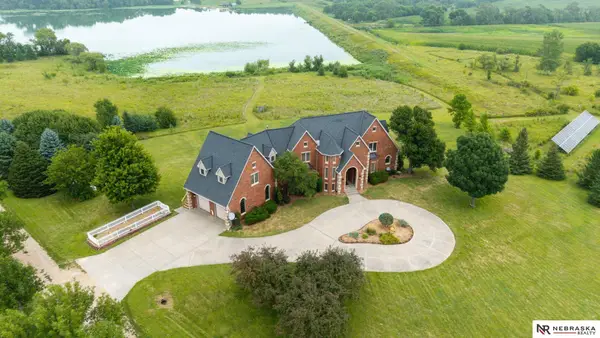 746 County Rd P, Yutan, NE 68073