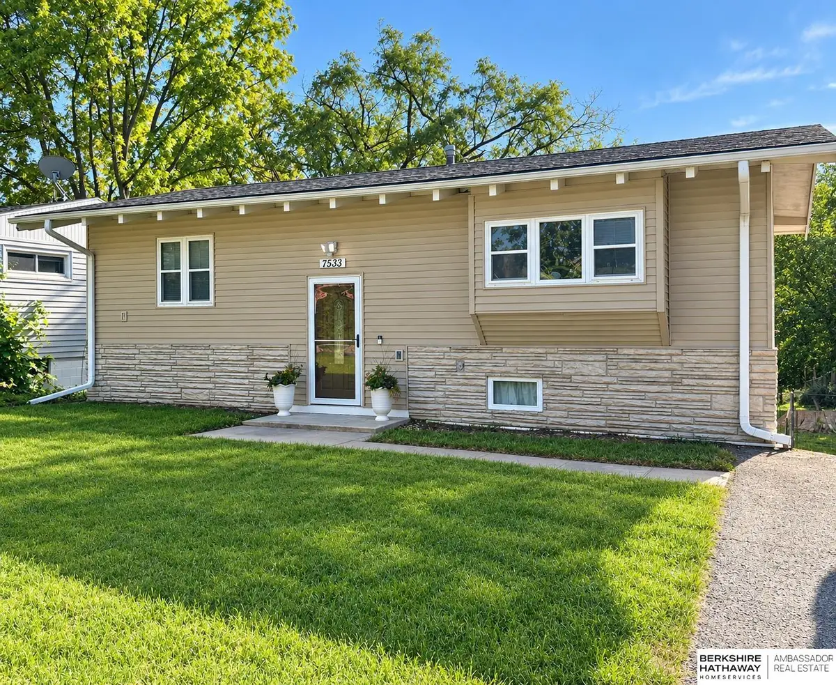 7533 Richmond Drive, Omaha, NE 68134 - #1
