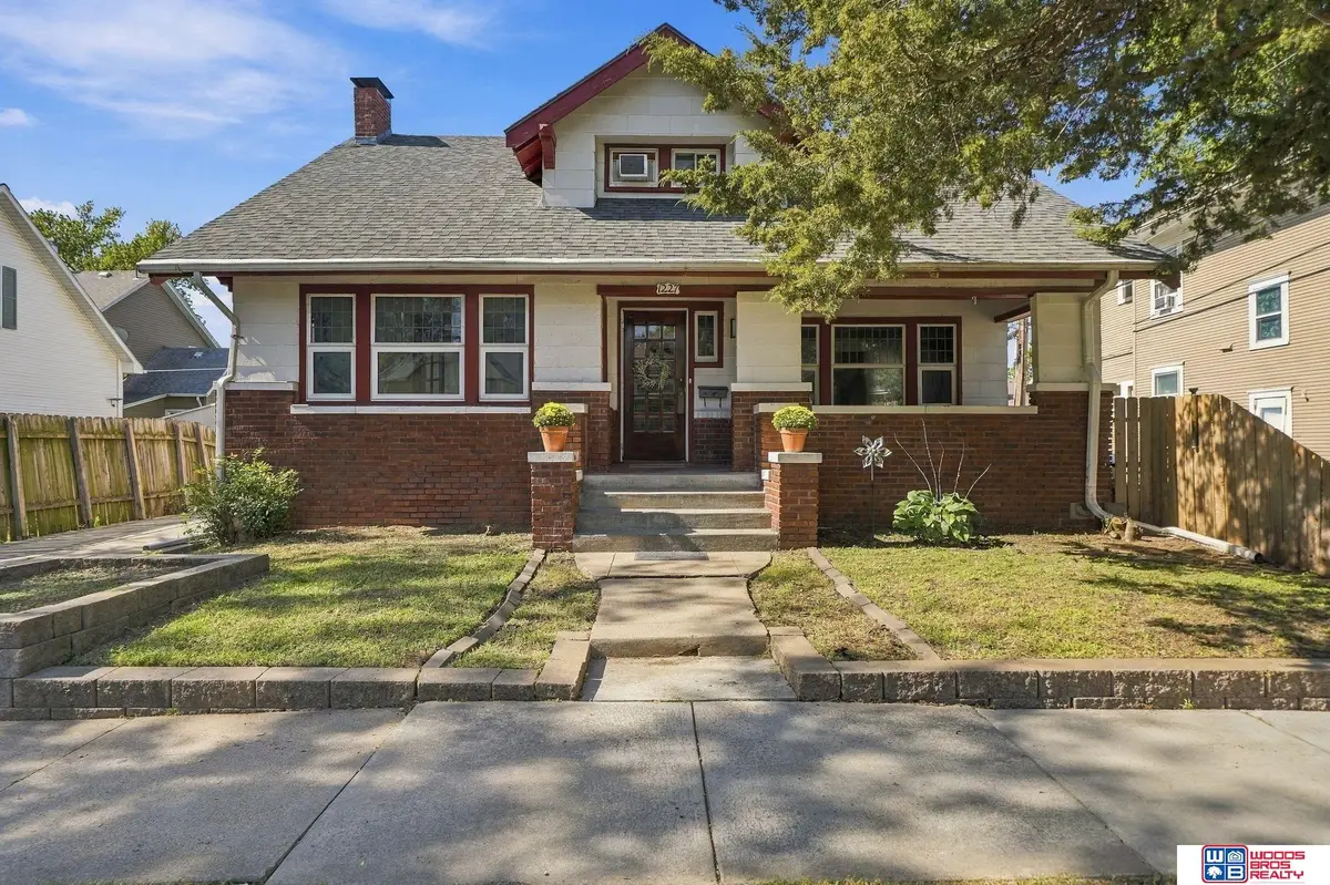 1227 S 16th Street, Lincoln, NE 68502 - #1