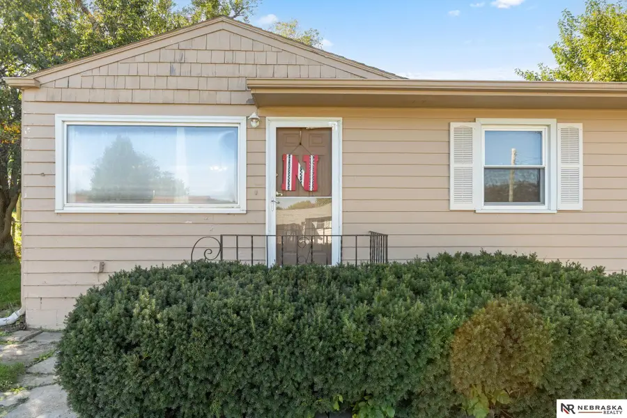 427 Highland Drive, Gretna, NE 68028 - #2