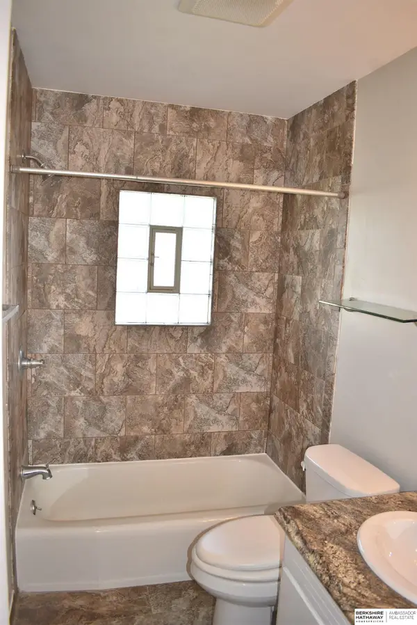 1408-1410 Fairacres Drive, Fremont, NE 68025