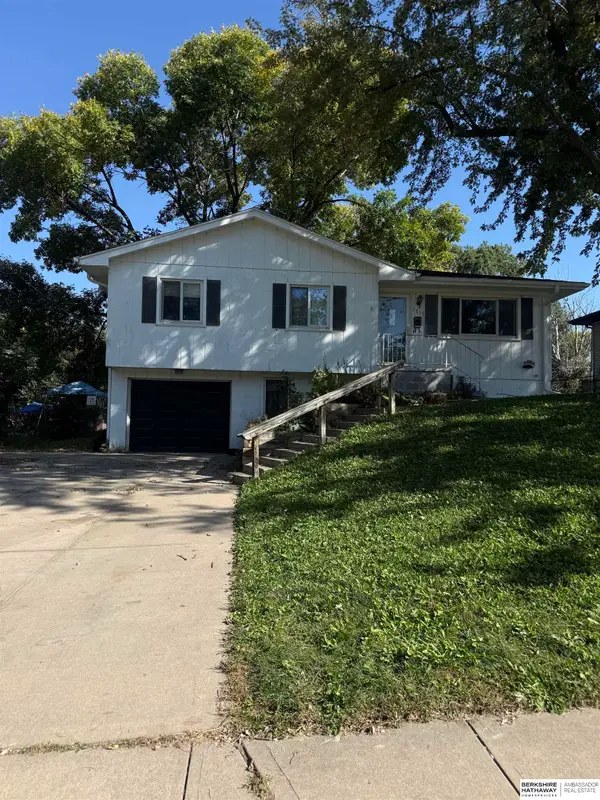 7535 S 89 Street, La Vista, NE 68128